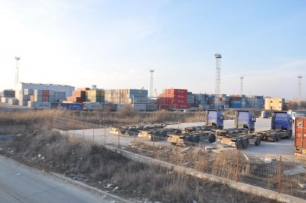 Hoţii au furat baxuri de ţigări dintr-un depozit de marfă confiscată